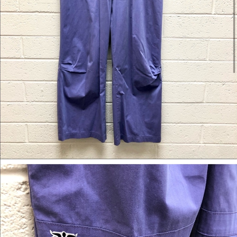 Be present lotus embroidered yoga pant medium